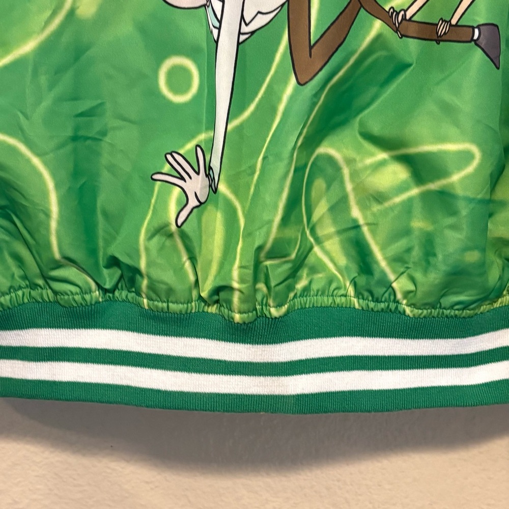 NWT Rick and Morty Members Only Bomber Jacket Green Portal Graphic Full Zip M - Picture 10 of 15